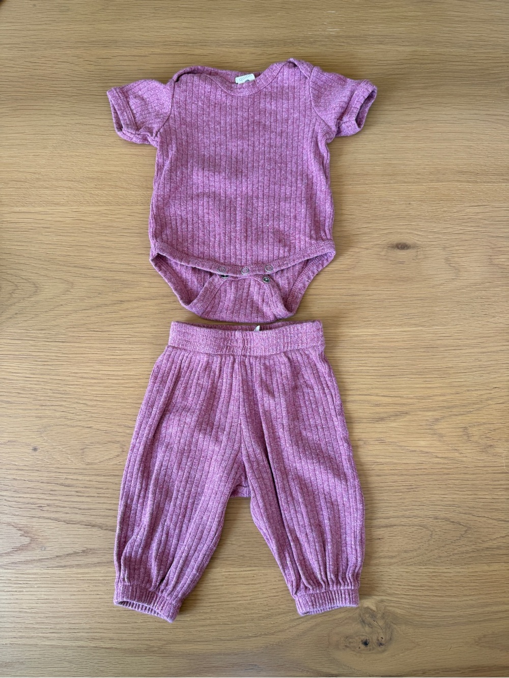kate quinn Ribbed Two-Piece Set
